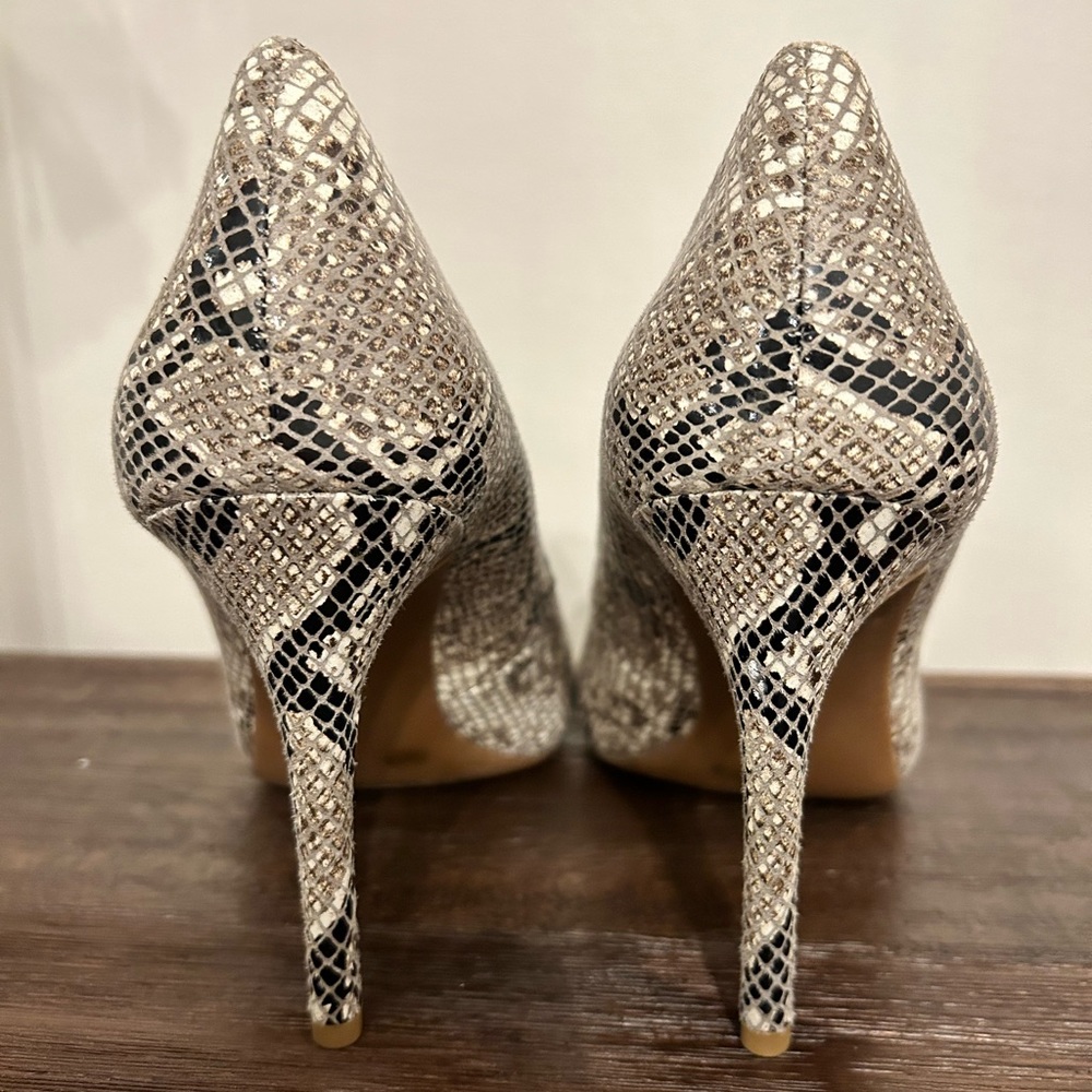 JESSICA SIMPSON HEELS - Picture 3 of 5
